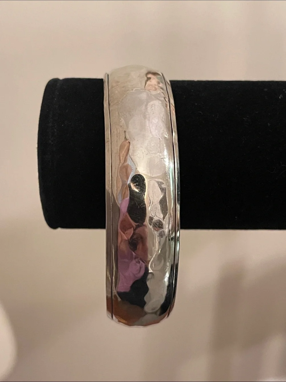 Vintage Polished Hammered Silver-tone Bangle Bracelet